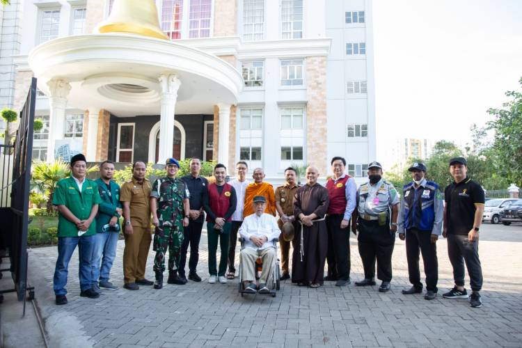 KADIN Medan Hadiri Pembagian Takjil dari Vihara Borobudur