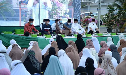  Ratusan Qori dan Qori'ah Lansia Buka Puasa Bersama Gubernur Edy Rahmayadi