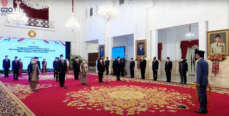  Presiden Jokowi Lantik Anggota KPU dan Bawaslu Masa Jabatan 2022-2027