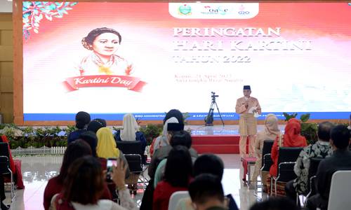 Gubernur Edy Rahmayadi Serahkan Penghargaan kepada 33 Perempuan Berjasa dan Berprestasi