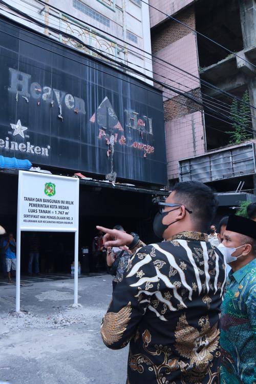Pastikan Dikosongkan Penyewa, Walikota Medan Tinjau Lahan Eks Gedung Parkir Perisai Plaza