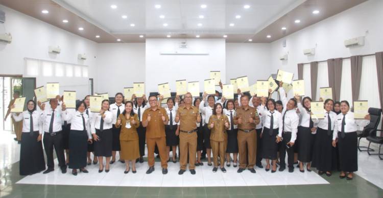 PPPK Fungsional Tenaga Kesehatan di Pematang Siantar Terima SK