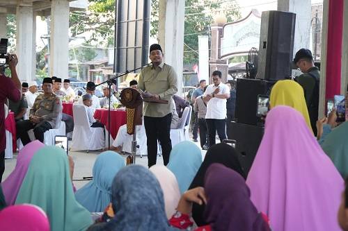Warga Manfaatkan Safari Ramadhan Sampaikan Keluhan kepada Bobby Nasution