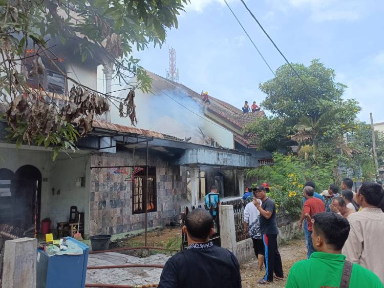 Dua Rumah di Pulo Brayan Bengkel Terbakar