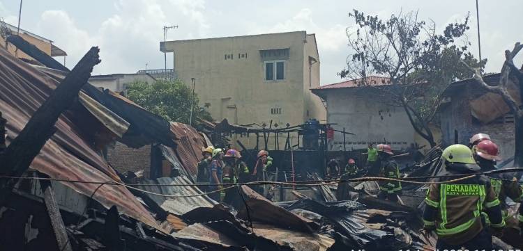 Sembilan Rumah di Kelurahan Sidodadi Terbakar