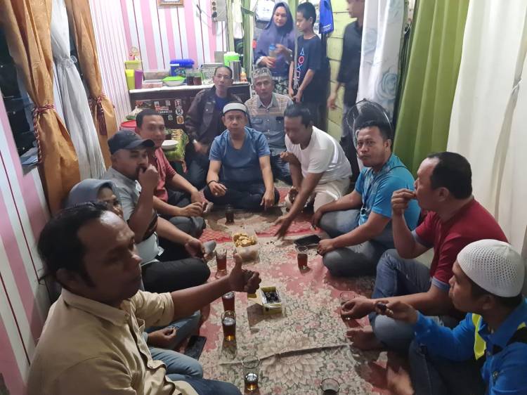 Ketua Pewarta Bukber dengan Pengurus dan Anggota di Kediaman Rijam Kamal Siahaan