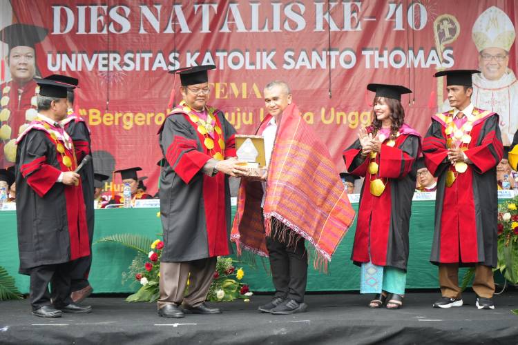 Dies Natalis ke-40 UNIKA Santo Thomas, Walikota Medan Berharap Semakin Melahirkan Prestasi Membanggakan
