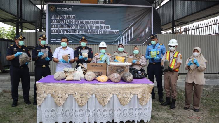 Karantina Sumut Musnahkan Berbagai Barang Bawaan Penumpang