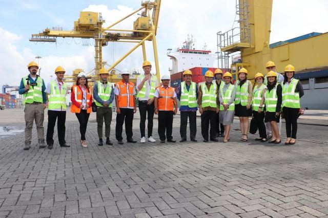 Rombongan Jurnalis dari Berbagai Negara Kunjungi BICT Pelindo 1