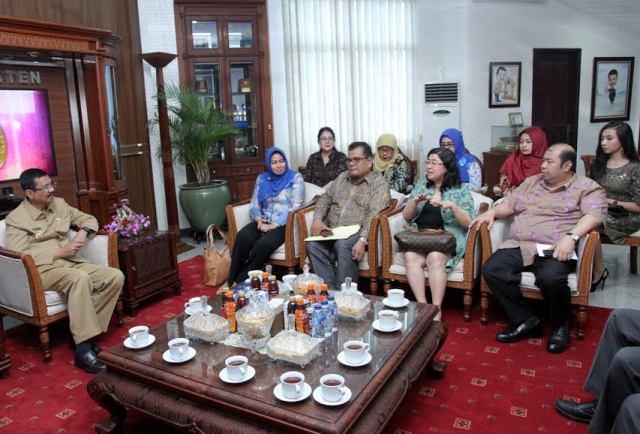 Gubsu Minta YKI Sosialisasikan Kanker Kepada Masyarakat Luas