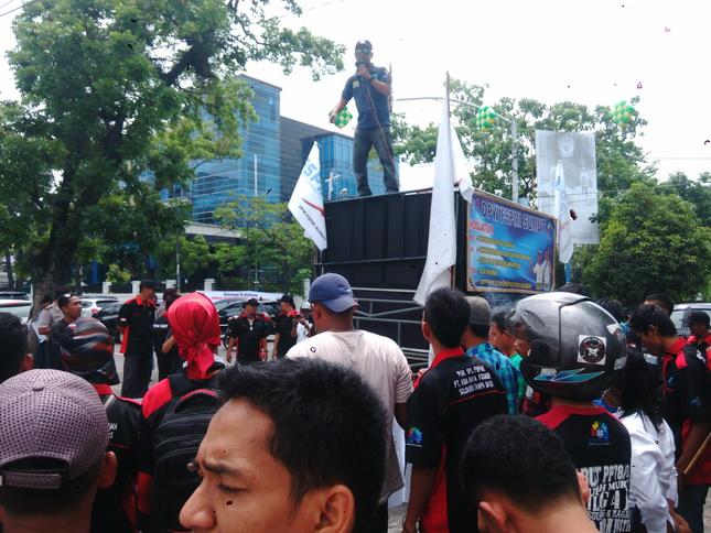 Buruh Bandingkan Gubernur Sumut Erry dan Mantan Gubernur Sumut Gatot
