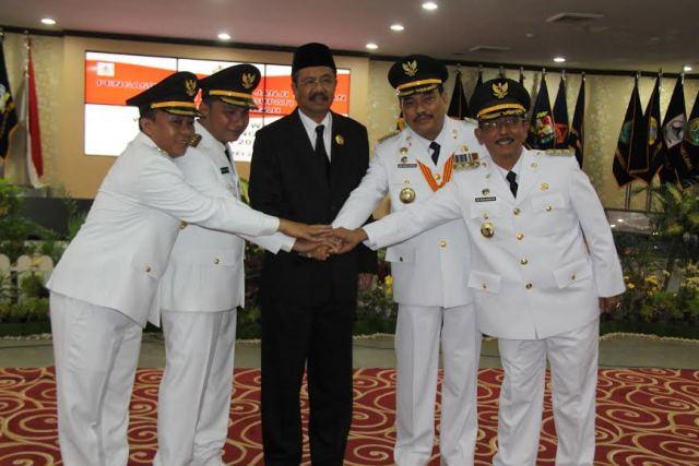 Gubsu Lantik Bupati Tapteng dan Walikota Tebing Tinggi