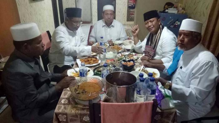 Kombes Pol Hery Subiansauri Bahagia, Buka Puasa Ditemani Para Ulama