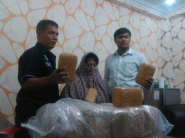 Demi Berobat Suami, Sang Istri Rela Jadi Kurir 20 Kg Ganja