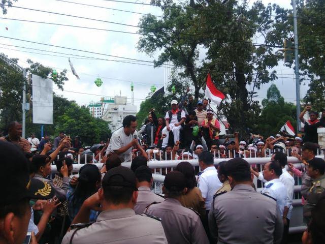 Ribuan Parbetor Unjuk Rasa di Medan