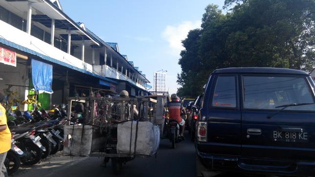 Beginilah Kemacetan di Simpang Kebun Lada Setiap Hari
