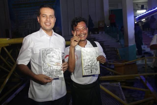 Ijeck Kagum Diberi Lukisan Karya Pelukis Jalanan