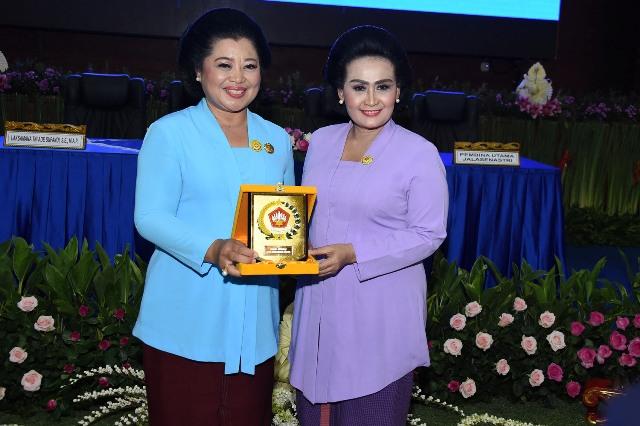 Ketua Umum Dharma Pertiwi Pimpin Sertijab Ketum Jalasenastri