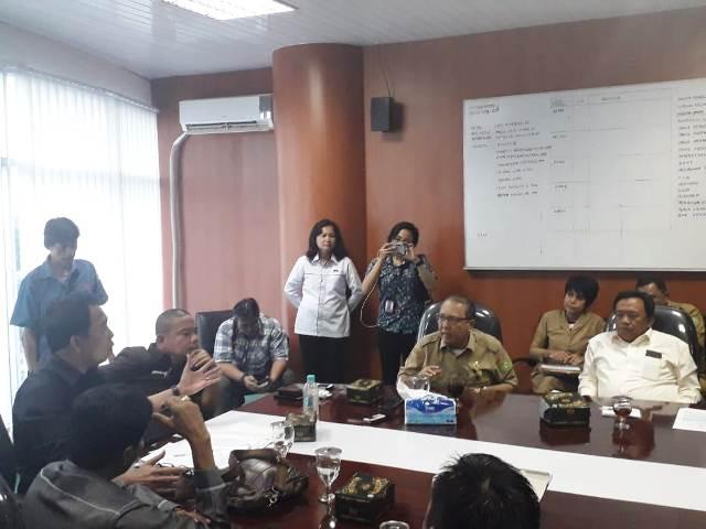Pedagang Pasar Pringgan Mengeluh, Keberadaan PT Parbens Akan Dikaji Ulang
