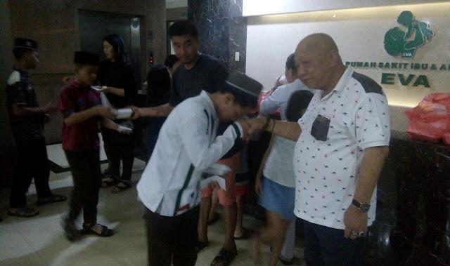 Relawan Satu Hati Berikan Santunan Kepada 100 Anak Yatim di RS Ibu dan Anak Eva