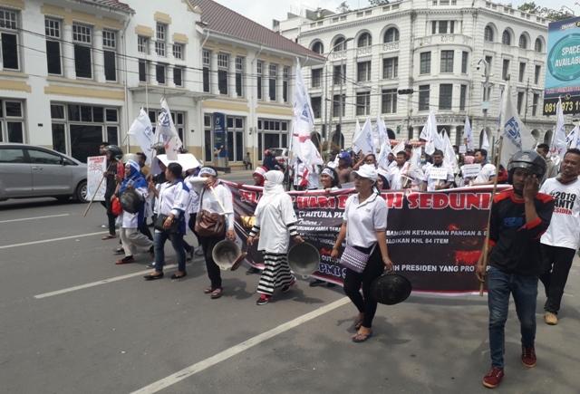 Ribuan Buruh Padati Kawasan Lapangan Merdeka Medan