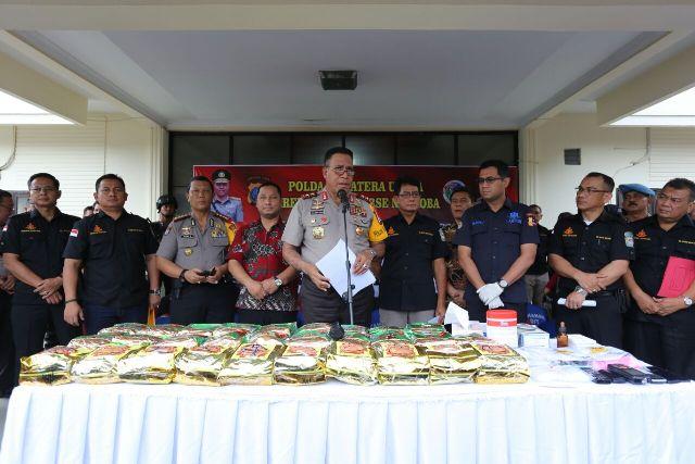 Poldasu Ungkap Sindikat Narkoba Internasional, 28,18 Kilo Sabu dan 300 Butir Pil Ekstasi Diamankan