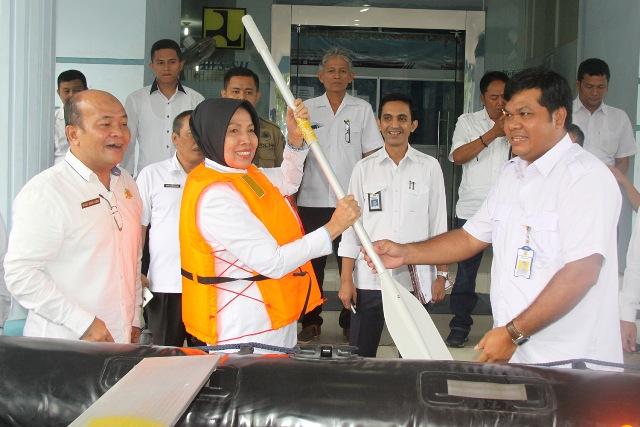 Pemprovsu dapat Hibah 3 Perahu Karet dari BWS Sumatera II