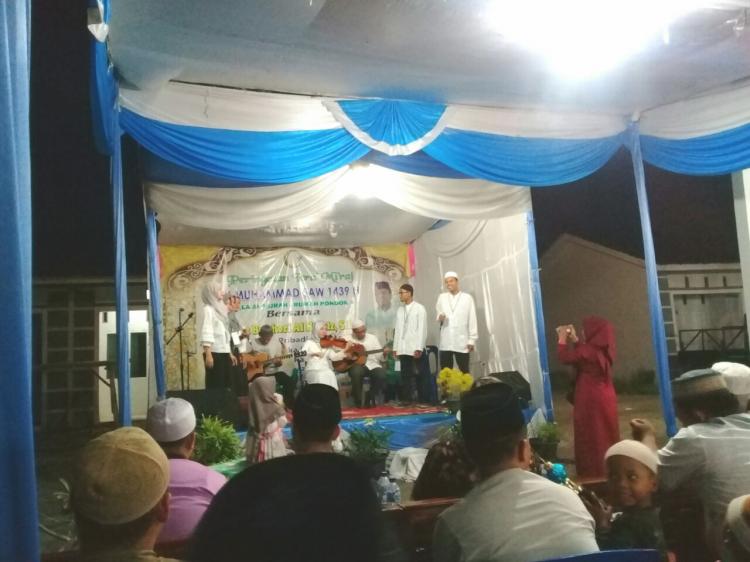 Ratusan Warga Hadiri Peringatan Isra Miraj di Komplek Pondok 4 Kampung Kolam 