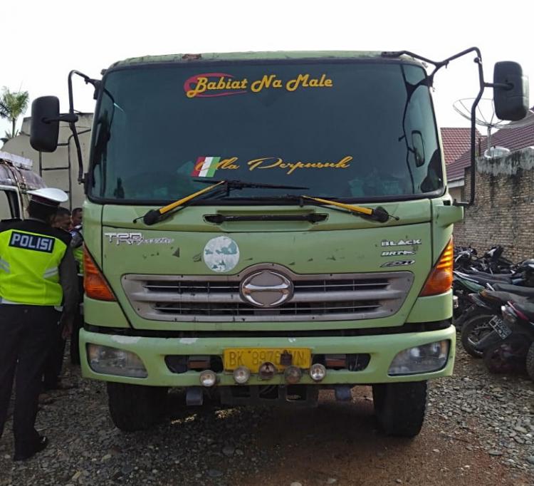 Tronton Senggol Sepeda Motor di Jalinsum Labuhanbatu, Seorang Anak Tewas di Tempat