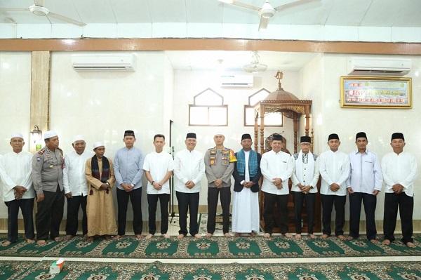 Di Masjid Nurul Huda Marelan, Kapolrestabes Hadiri Dialog Bersama Walikota Medan Sekaligus Sholat Tasbih 