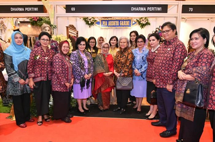 Ketum Dharma Pertiwi Hadiri Gelar Batik Nusantara 2019 di Jakarta