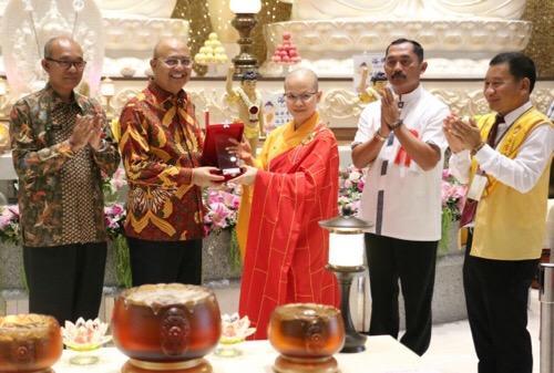 Melalui Peringatan Hari Tri Suci Waisak, Walikota Medan Ajak Umat Buddha Meneladani Nilai-Nilai Ajaran Buddha