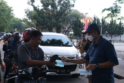 Tim Pemantauan dan Pecegahan Asmara Subuh Tertibkan Pengendara Yang Tidak Pakai Masker 