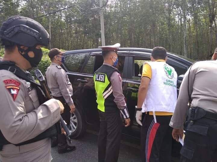 Ratusan Kendaraan Putar Balik, Polres Simalungun Cegah Kedatangan Pemudik Saat Covid-19