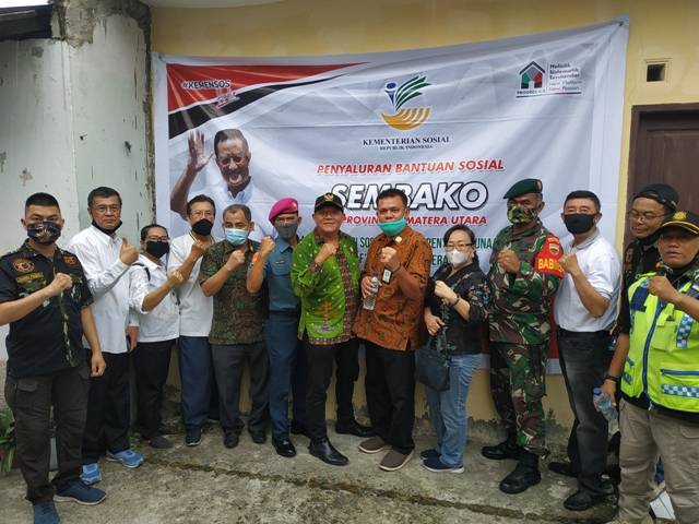 BRSKPN dan LPSK Bunga Teratai Sumut Bagikan Sembako Kepada Warga Kurang Mampu Terdampak Corona