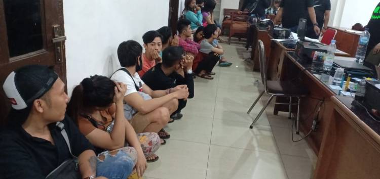 Ungkap Prostitusi Online, Polisi Amankan Belasan Orang dari Kos-kosan di HM Joni 