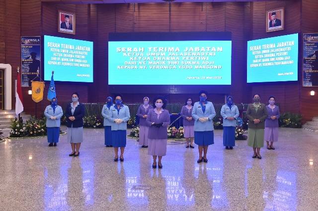 Ketum Dharma Pertiwi Pimpin Sertijab Ketua Umum Jalasenastri