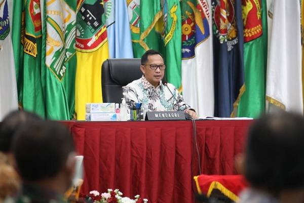 Ingatkan Bonus Demografi, Mendagri Imbau Pemda Permudah Izin Berusaha