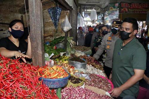 Pastikan Prokes Berjalan Baik, Wali Kota Medan Bersama Kapolrestabes dan Dandim Tinjau Pusat Pasar