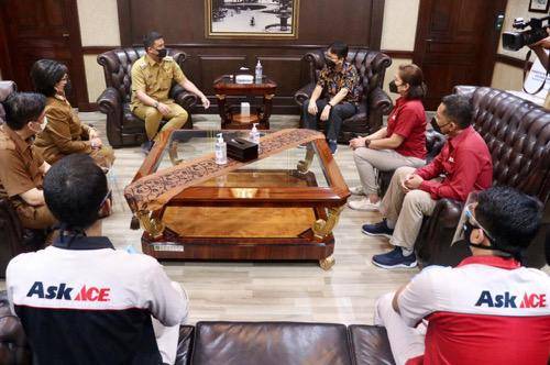 Pemko Medan Terima Bantuan APD 320 Baju Hazmat dari ACE