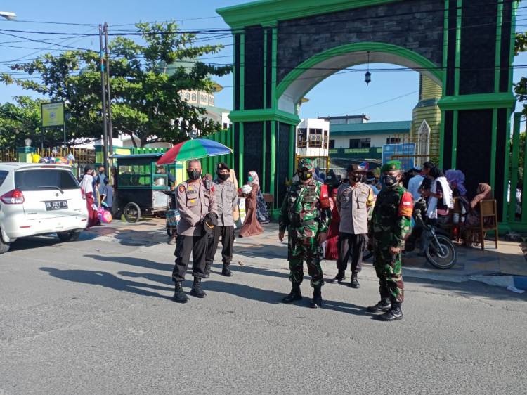 Ratusan Personil Gabungan Amankan Pelaksanaan Salat Idul Fitri dan Ibadah Kenaikan Isa Almasih