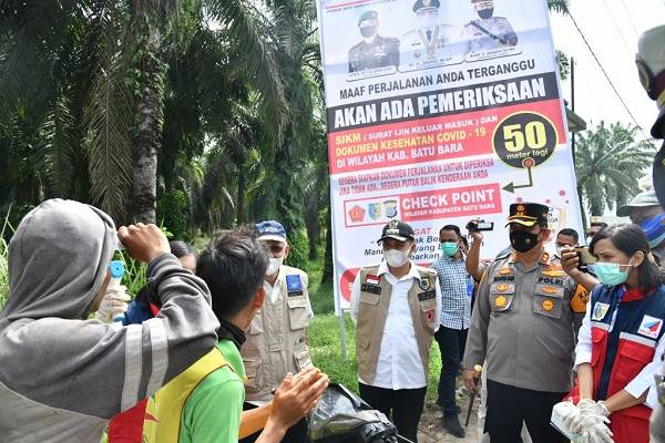Bupati Batu Bara Bersama Kapolres Tinjau Cek Point di Perbatasan Batu Bara