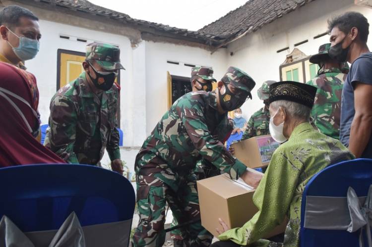 Pangdam Tinjau Lokasi Pasca Gempa di Desa Ploso Blitar