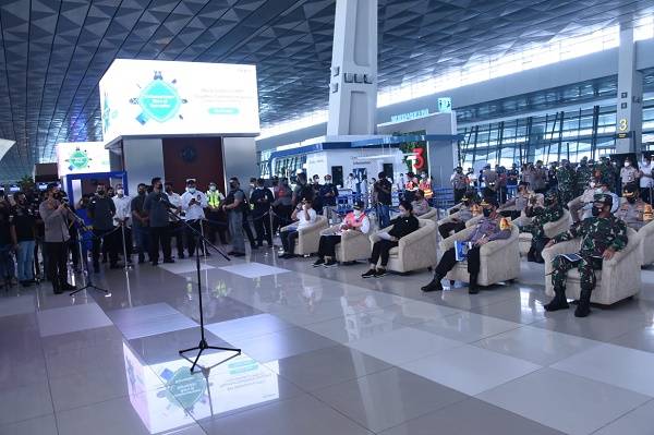 Panglima TNI, Kapolri Bersama Ketua DPR Serta Beberapa Menteri Tinjau Penyekatan Arus Mudik 2021