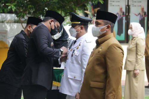 Wali Kota Medan Lantik 77 Pejabat Eselon III dan IV di Lingkungan Pemko Medan