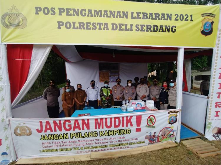 Polresta Deli Serdang Berikan Bingkisan kepada Personil yang Piket Jaga Pos Pam