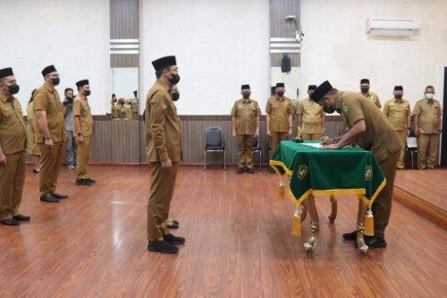 Lantik 33 Pejabat Bidang Kesehatan, Walikota Medan Tekankan Peningkatan Kualitas Pelayanan