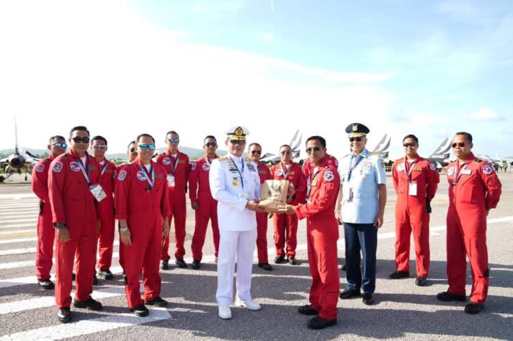 Panglima TNI Hadiri Upacara Pembukaan Langkawi International Maritim And Aerospace 2023 di Malaysia