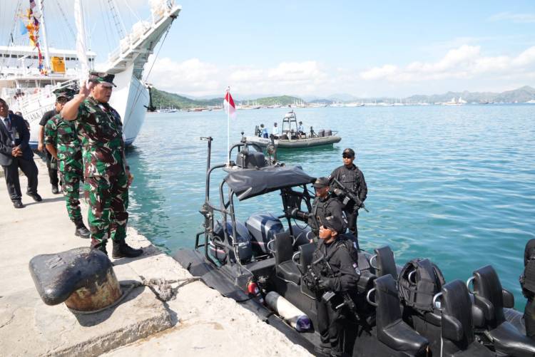 Panglima TNI Berikan Instruski Denjaka Amankan Celah Ancaman Laut pada KTT ke-42 ASEAN  