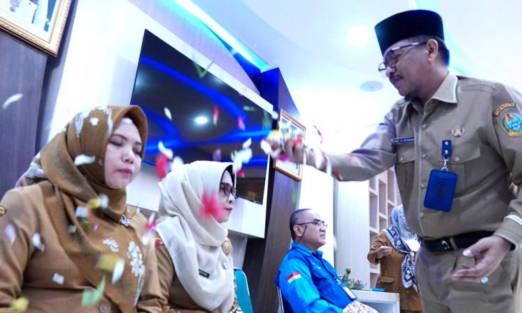 Tiga Pegawai Berangkat Haji, Dinas Kominfo Sumut Gelar Tepung Tawar